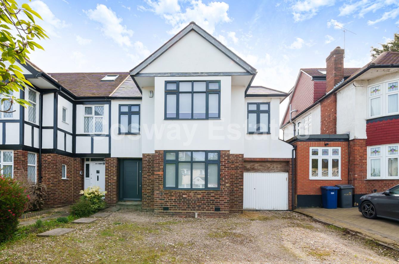 Fernside Avenue, London